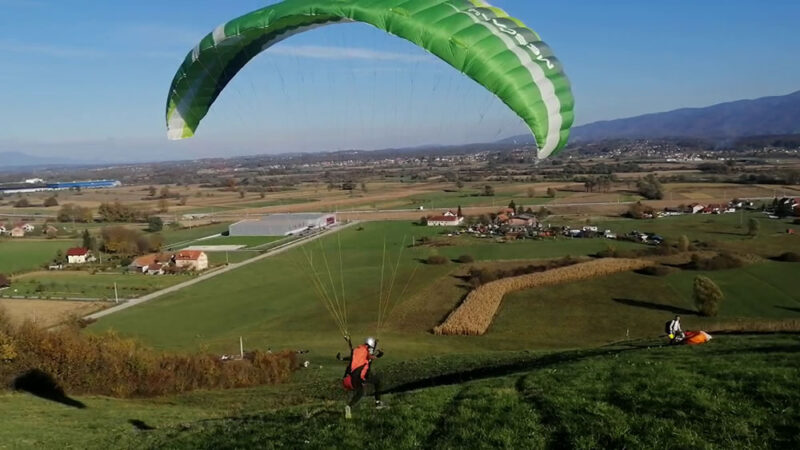 Nubigena paragliding