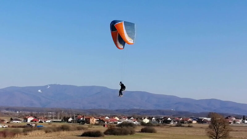 Nubigena paragliding